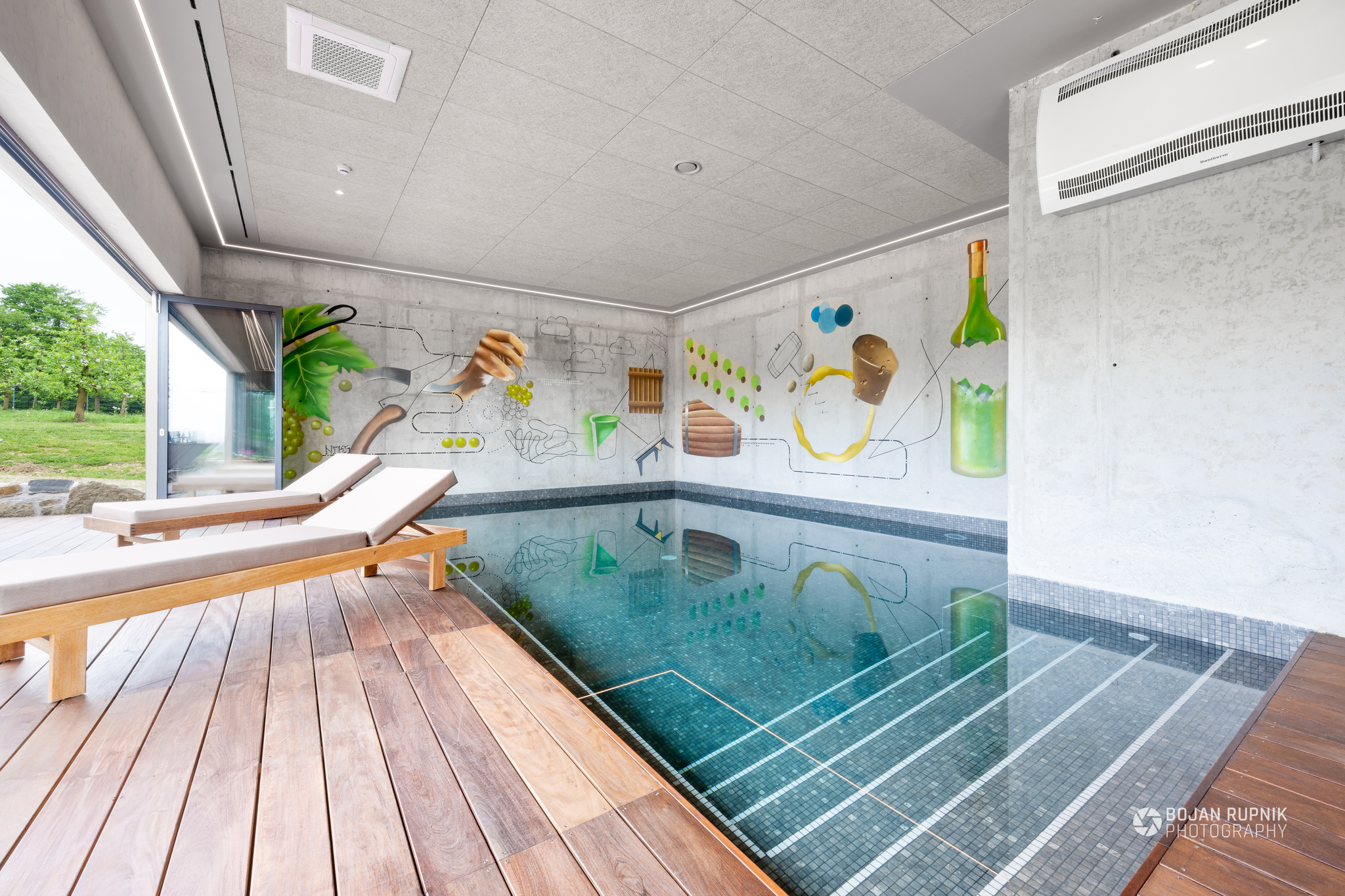 Bazen s teraso v Vinskem raju Glavinič